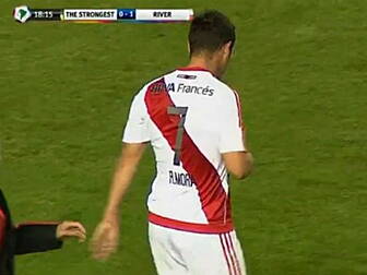 WATCH: River Plate striker pro...